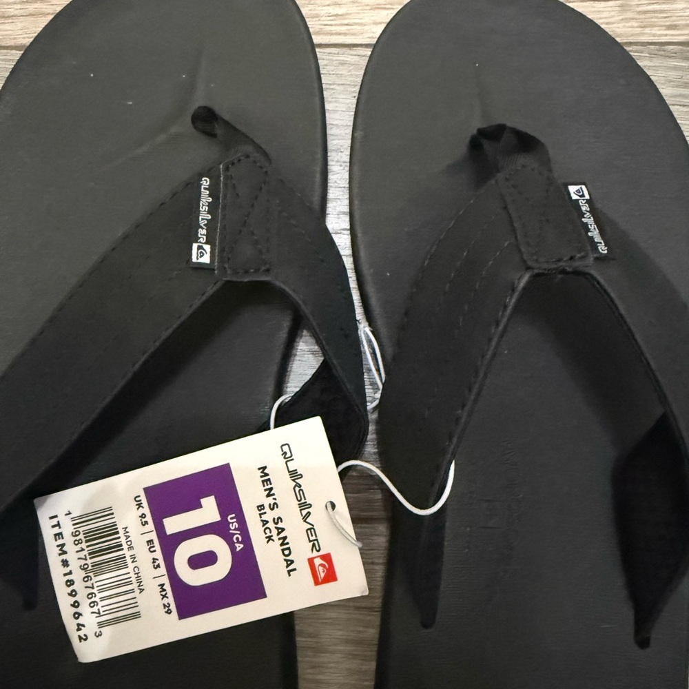 Quicksilver Black Flip Flops Size 10 - Picture 2 of 3